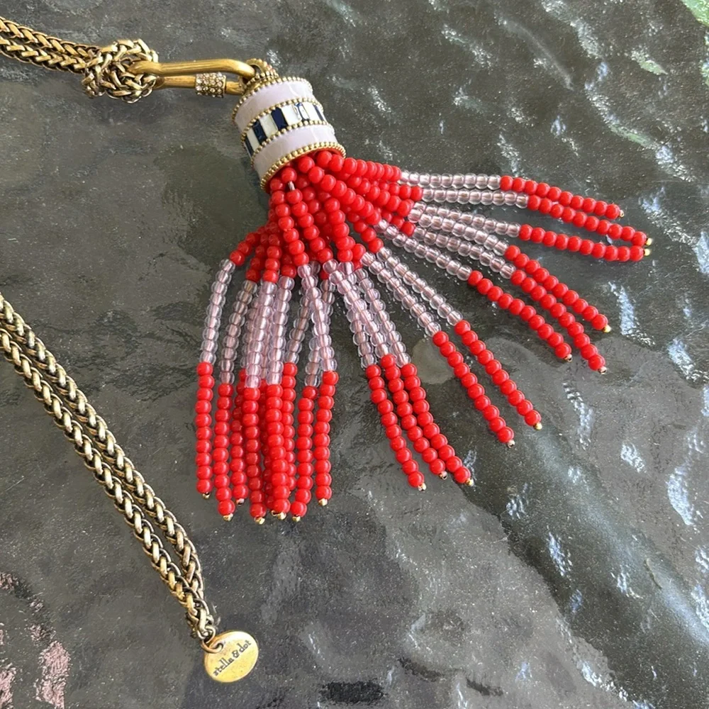 ✨STELLA & DOT Pink & Red Beaded Retired “Brio” Tassle Statement Necklace - Picture 4 of 7